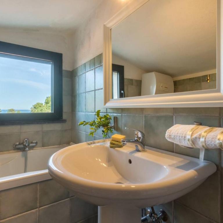 Villa con accesso privato alla spiaggia di Cala Brandinchi - Four-Bedroom House - 4