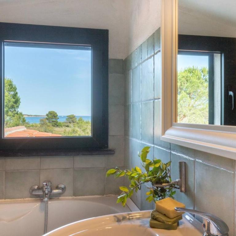 Villa con accesso privato alla spiaggia di Cala Brandinchi - Four-Bedroom House - 21