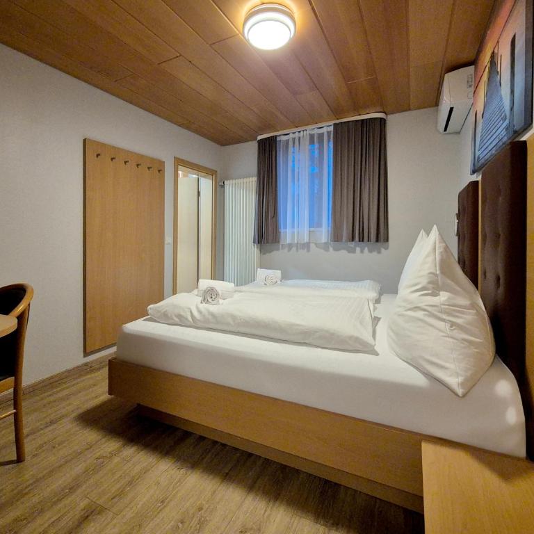 Hotel Mäuerle - Doppelzimmer im Untergeschoss - 1