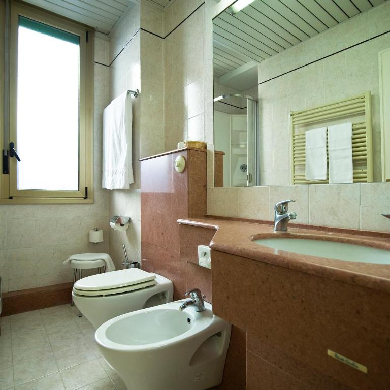Hotel Villa Ricci & Benessere - Camera Standard Matrimoniale/Doppia con Letti Singoli - 5