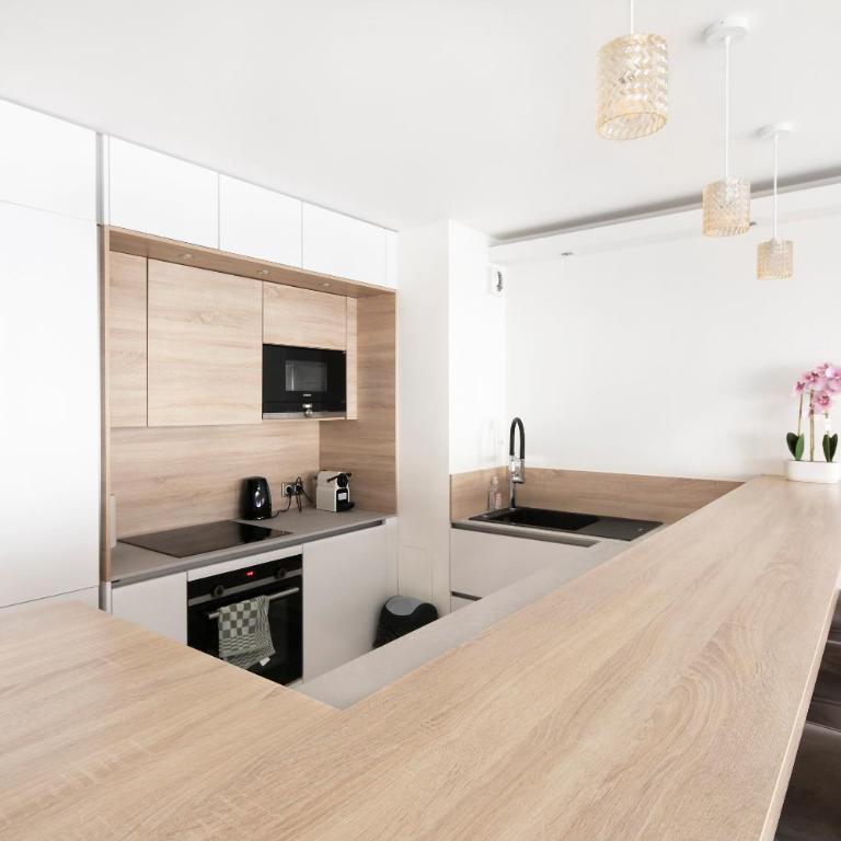 Lumineux 2 chambres avec Terrasse - Appartement 2 Chambres - 9
