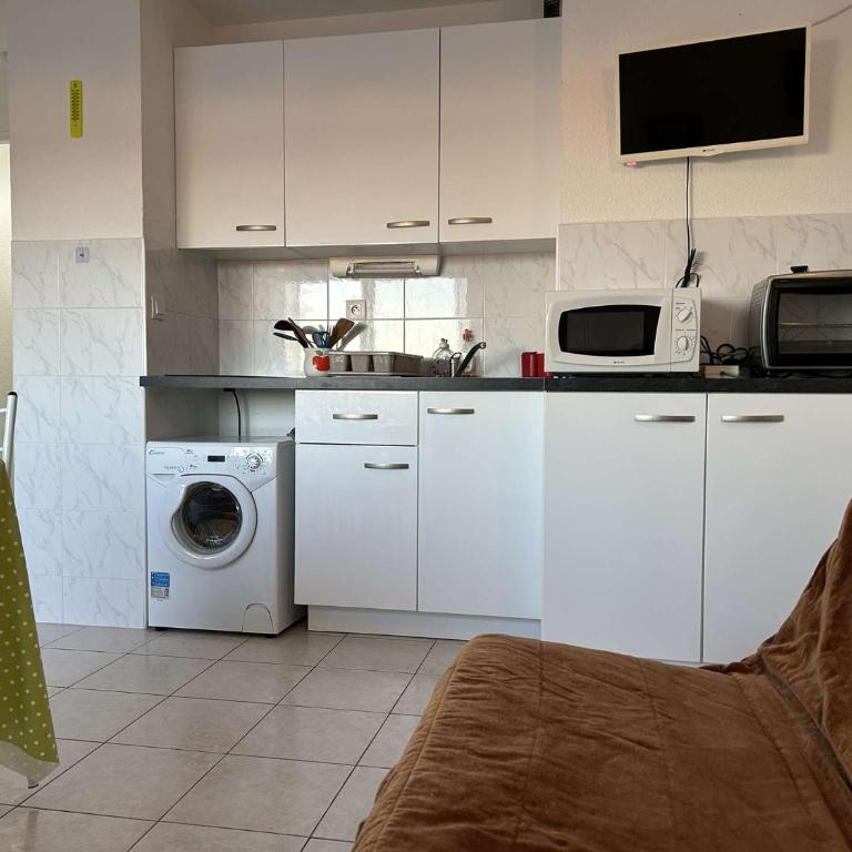 SP350-208 Appartement Studio 4 couchages SAINT PIERRE LA MER - Apartment - 2