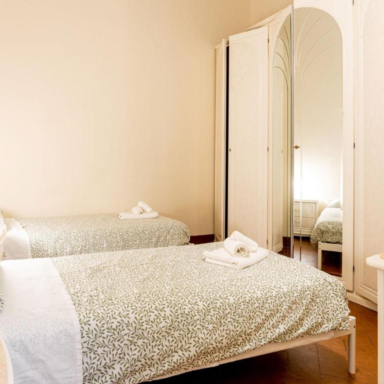 Appartamento a due passi da Piazza del campo Siena - Appartamento Deluxe con 3 Camere da Letto - 5