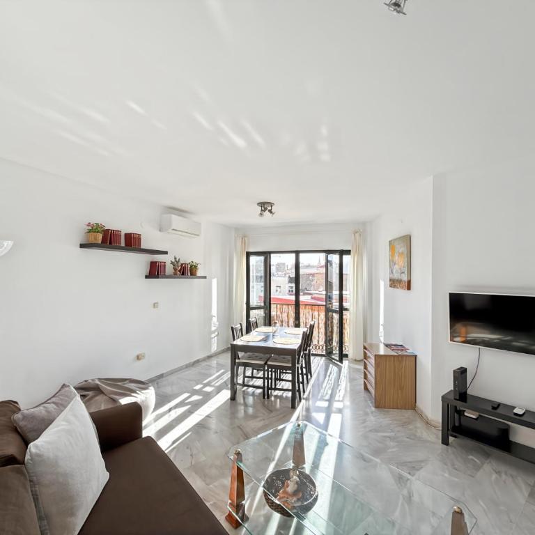 Exclusive Malaga Apartments with Cathedral Views and Auto Check-in - Apartamento de 1 dormitorio - 2
