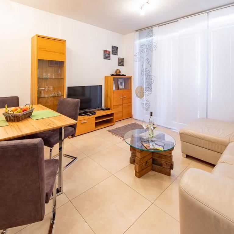 Appartement Klosterhügel - Apartment mit 1 Schlafzimmer - 70