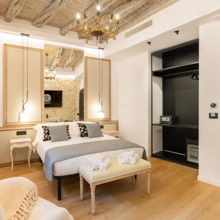 Pedra Bianca Luxury Rooms - Deluxe Queen Room - 7