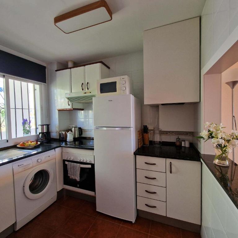SHR062 Two Bedroom Apartment Valparaiso in Nerja - Apartamento - 15