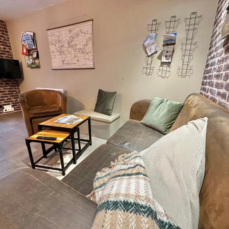 RDC avec Courette - jusqu'à 6 pers - Plage à 100m - Two-Bedroom Apartment with Terrace - 17