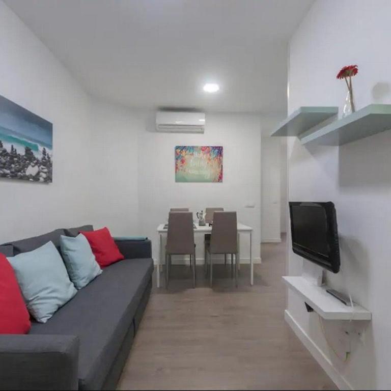 Nice and calm apartment near Retiro, Madrid GRA - Three-Bedroom Apartment - 1