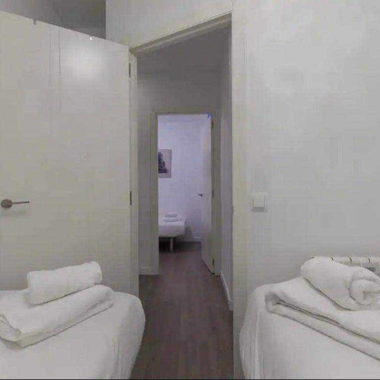 Nice and calm apartment near Retiro, Madrid GRA - Three-Bedroom Apartment - 11