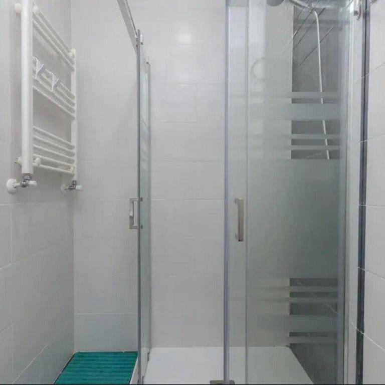 Nice and calm apartment near Retiro, Madrid GRA - Three-Bedroom Apartment - 15