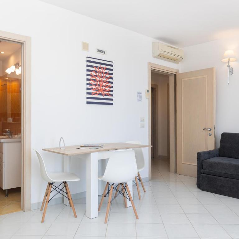 Coltur Suites - One-Bedroom Apartment with Balcony and Sea View - 4