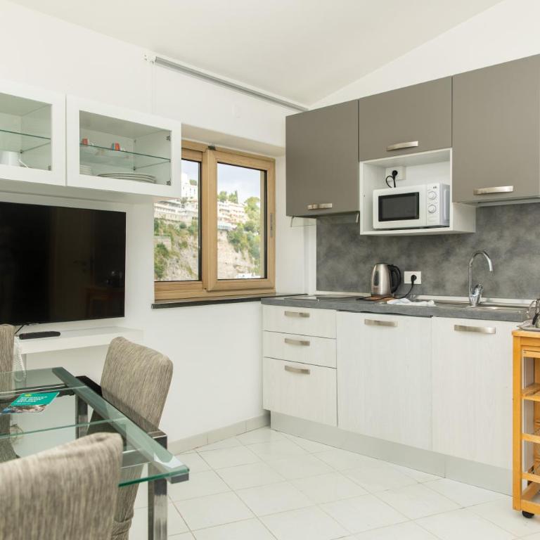 Coltur Suites - One-Bedroom Apartment (4 Adults) - 2