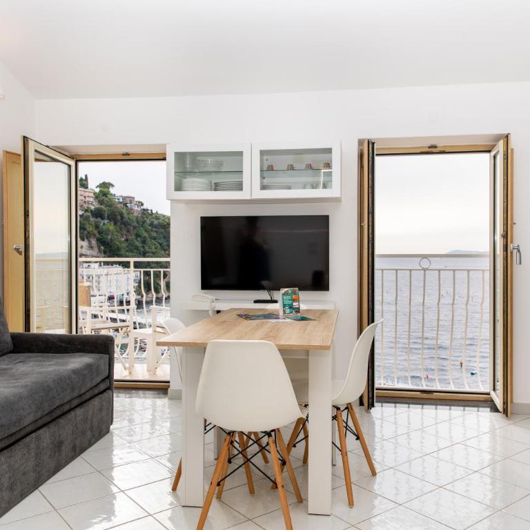 Coltur Suites - Two-Bedroom Apartment (6 Adults) with Balcony - 3