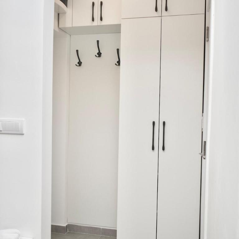 Studio Ramonda - City Center Dorcol - with Free Parking - Deluxe King Studio - 23