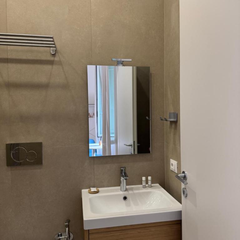 Flat 7 Rome Guesthouse - Camera Matrimoniale con Bagno Privato - 13