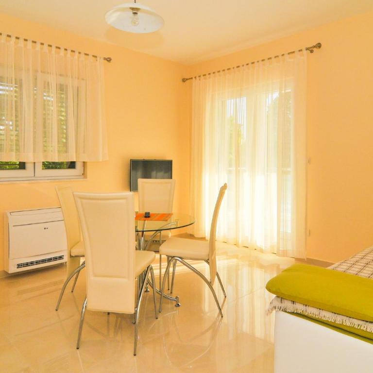 Cozy Apartment in Donja Lastva - Close to the beach - Apartman sa 1 Spavaćom Sobom - 1