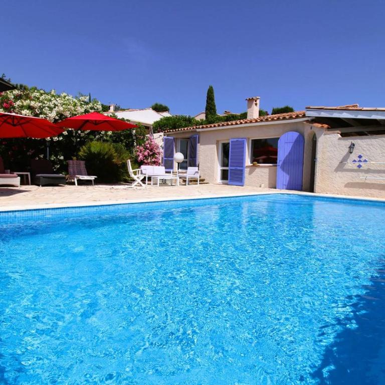 Villa Les Lauriers Blancs pour 6 personnes avec piscine privée et vue mer à La Londe-Les-Maures - Maison de Vacances 3 Chambres - 1