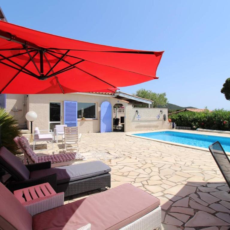 Villa Les Lauriers Blancs pour 6 personnes avec piscine privée et vue mer à La Londe-Les-Maures - Maison de Vacances 3 Chambres - 2