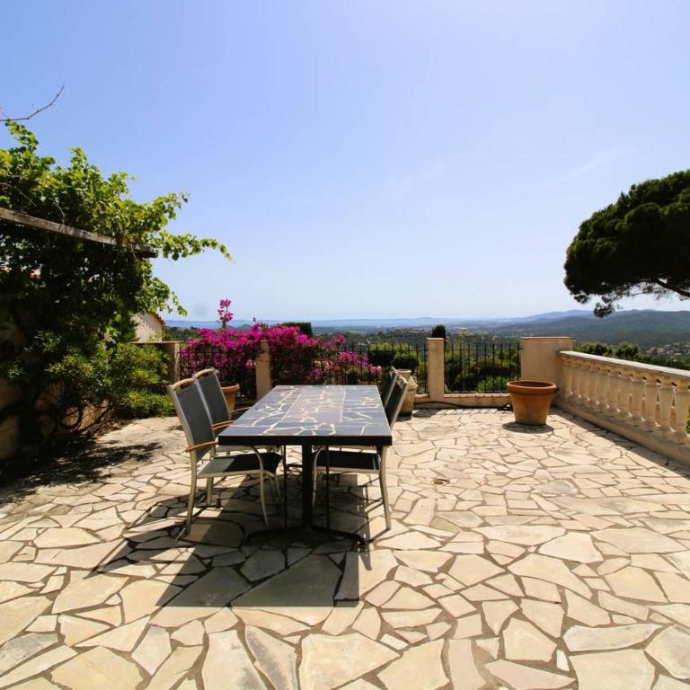 Villa Les Lauriers Blancs pour 6 personnes avec piscine privée et vue mer à La Londe-Les-Maures - Maison de Vacances 3 Chambres - 3