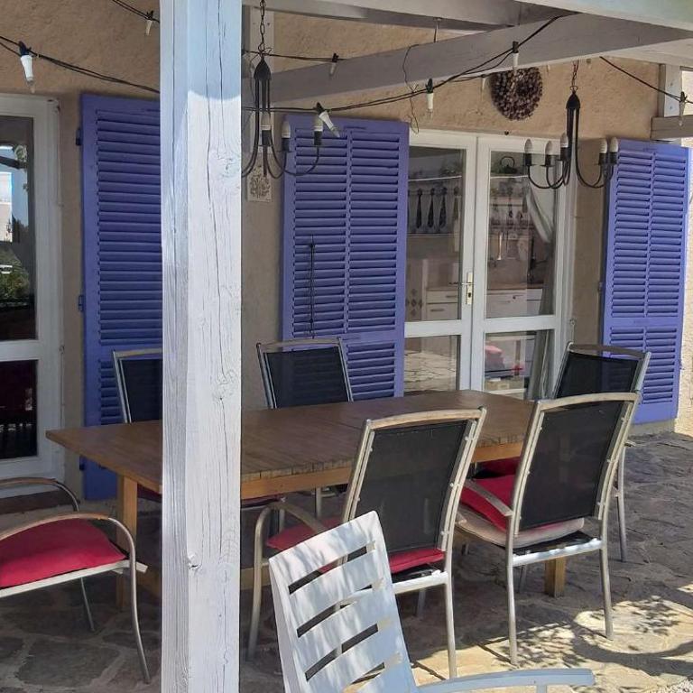 Villa Les Lauriers Blancs pour 6 personnes avec piscine privée et vue mer à La Londe-Les-Maures - Maison de Vacances 3 Chambres - 6