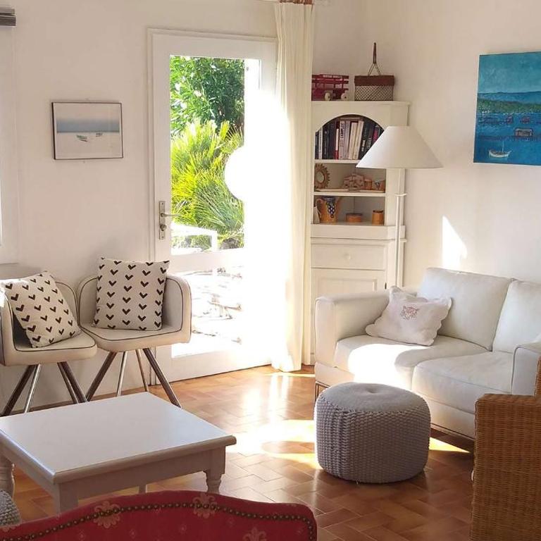 Villa Les Lauriers Blancs pour 6 personnes avec piscine privée et vue mer à La Londe-Les-Maures - Maison de Vacances 3 Chambres - 7