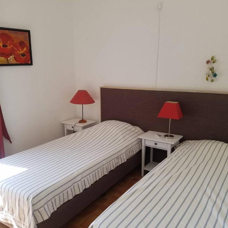 Villa Les Lauriers Blancs pour 6 personnes avec piscine privée et vue mer à La Londe-Les-Maures - Maison de Vacances 3 Chambres - 12
