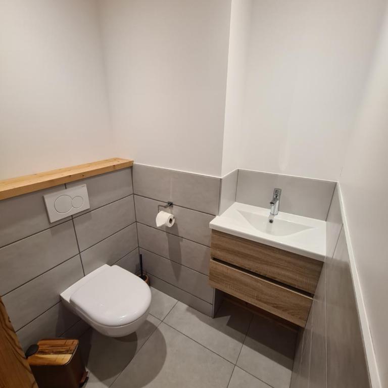 loulettaz 2 - Three-Bedroom Apartment - 7