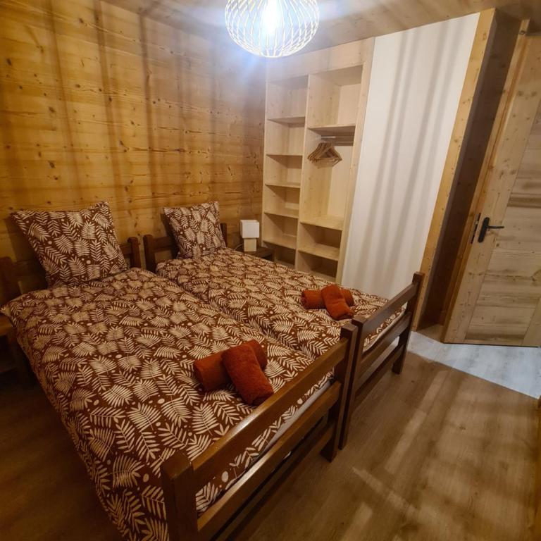 loulettaz 2 - Three-Bedroom Apartment - 9