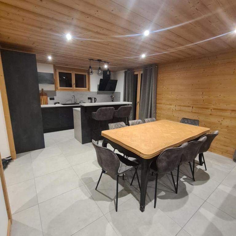 loulettaz 2 - Three-Bedroom Apartment - 5