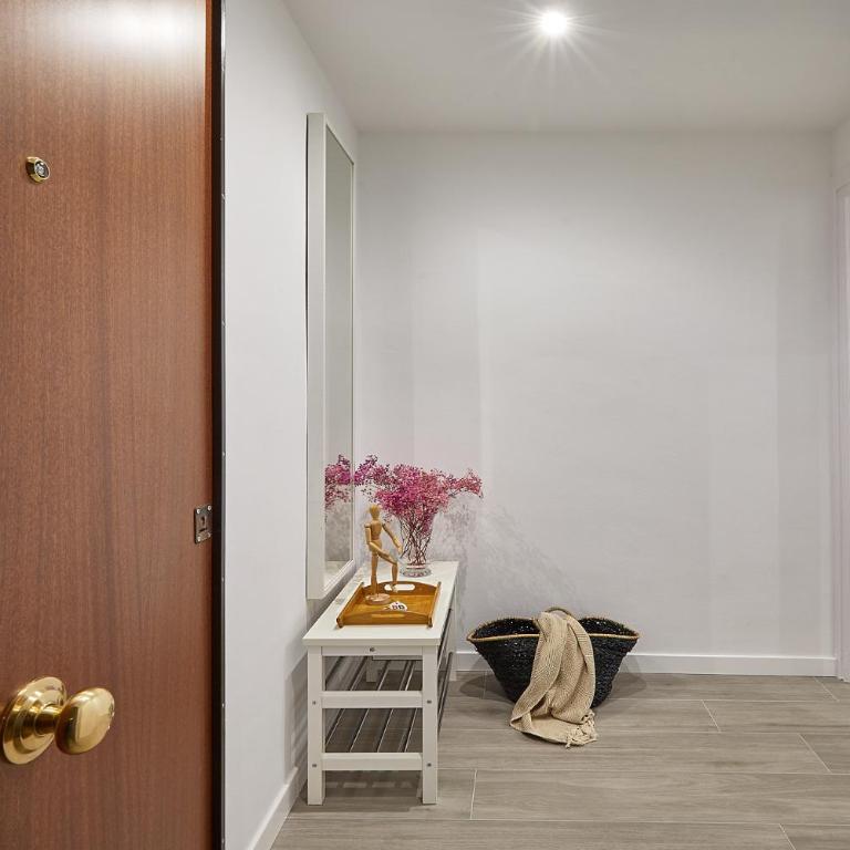 BBarcelona Gracia Apartment - Three-Bedroom Apartment - 13