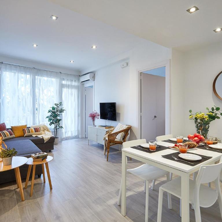 BBarcelona Gracia Apartment - Three-Bedroom Apartment - 18
