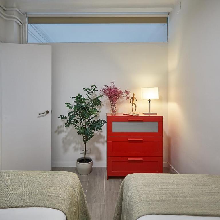 BBarcelona Gracia Apartment - Three-Bedroom Apartment - 23