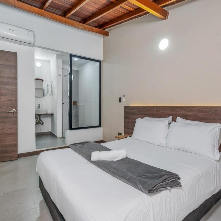 NOWA Cumbiana Apt - with Hot Tub on Provenza's Main Street - Apartamento de 3 dormitorios - 14