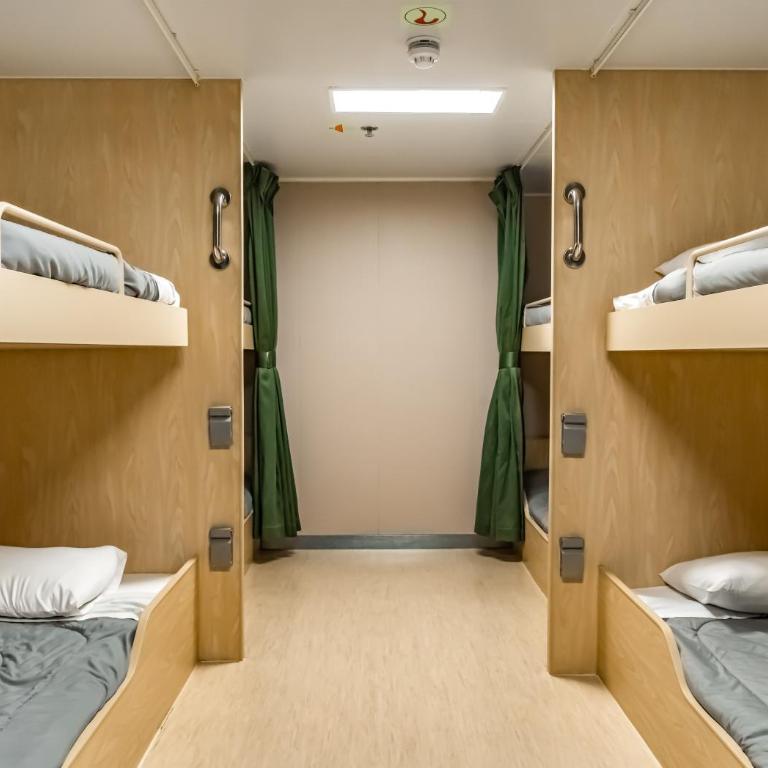 Esperanza Ferry - Family Room - 2