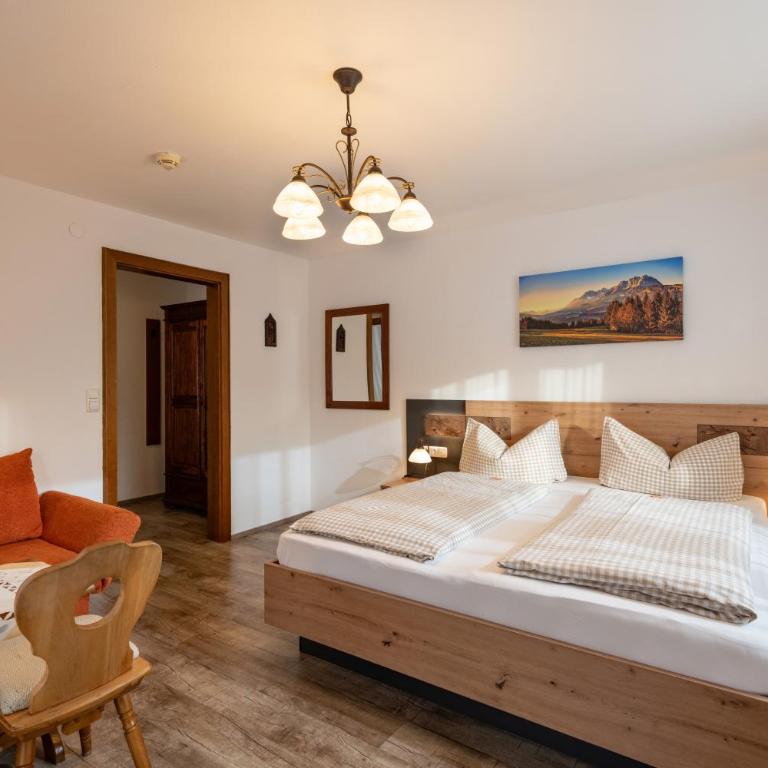 Pension Noella - Familienzimmer (2 Erwachsene + 1 Kind) - 2