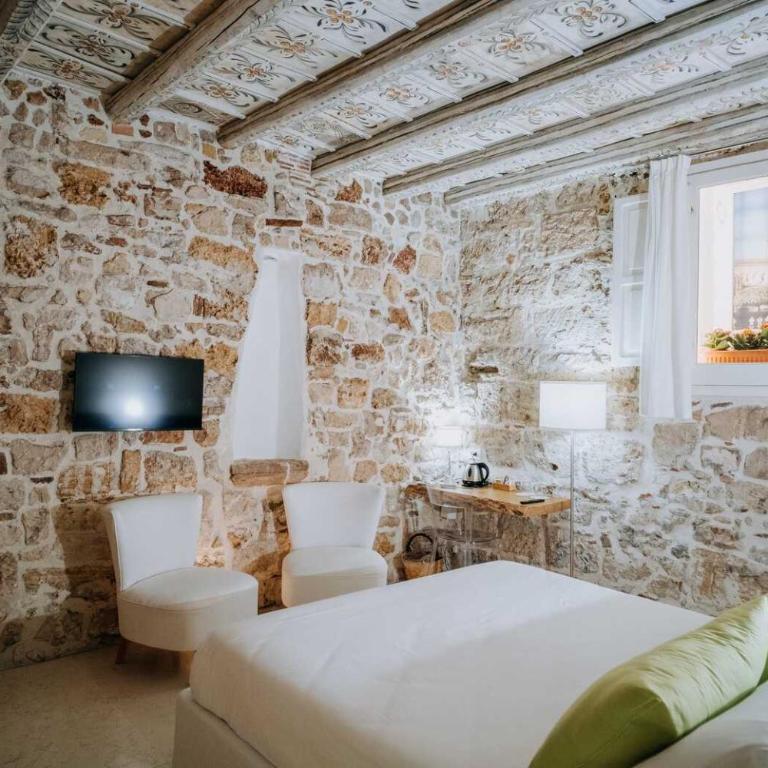 Ambrosia-Timeless Hosting - Double Room with Private Bathroom - 18