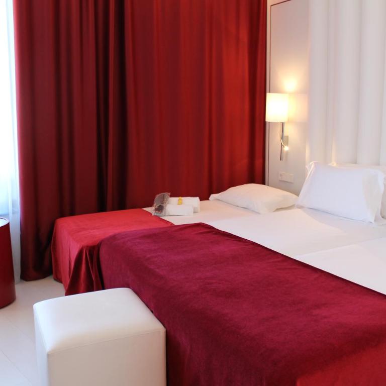 Hotel Porta Fira 4* Sup - Habitación Doble Superior con cama supletoria - 5