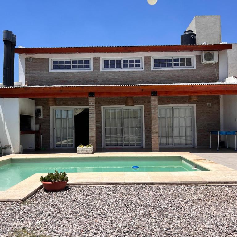 Casa Hospedaje Con Pileta - Two-Bedroom House - 1