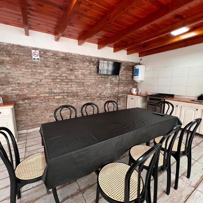 Casa Hospedaje Con Pileta - Two-Bedroom House - 6
