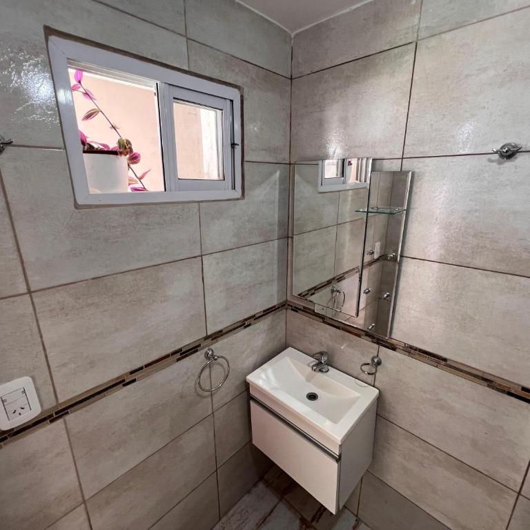 Casa Hospedaje Con Pileta - Two-Bedroom House - 8