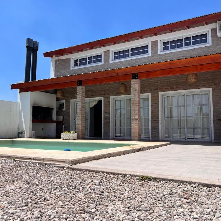 Casa Hospedaje Con Pileta - Two-Bedroom House - 13