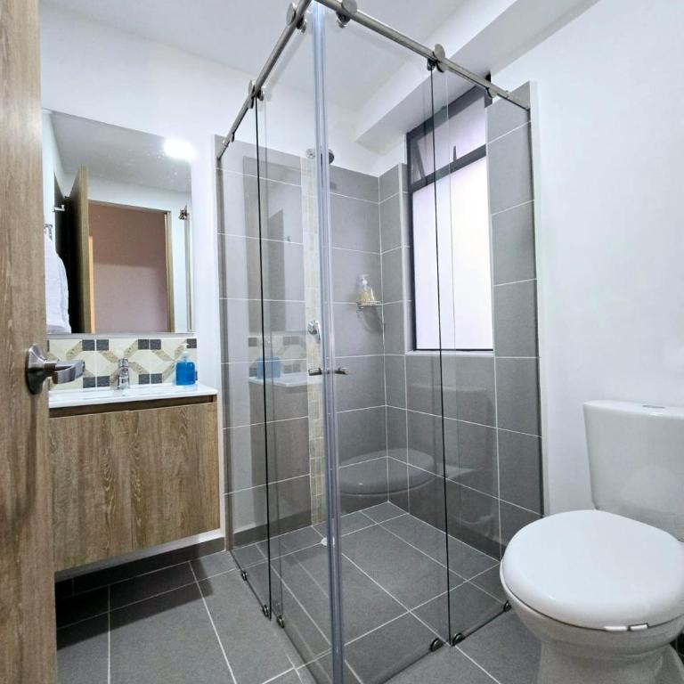 Casa Privada Vacacional a 2m del Aeropuerto Eden, 20m Parque Del Cafe y Armenia tiene Pisicna, Jacuzzy 3HA By Molca Xperiences - Apartamento de 3 dormitorios - 42