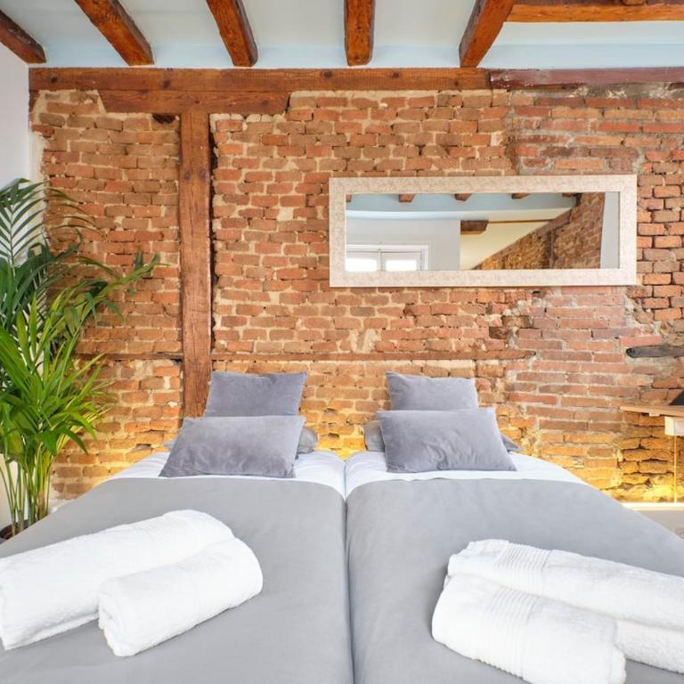 ººººPY Historical CityCentre WiFi AC SmartTVºººº - One-Bedroom Apartment - 16