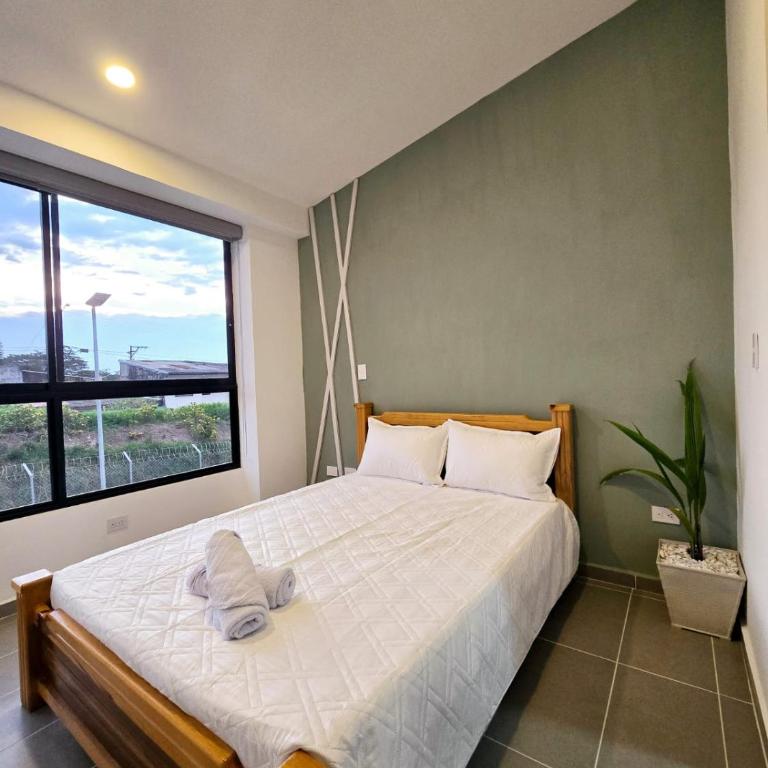 Casa PRIVADA en Condominio Campestre con Piscina, Jacuzzi, sauna y Gimnasio, cerca del Aeropuerto y el Parque del Café by Molca Travel - Three-Bedroom Apartment - 32