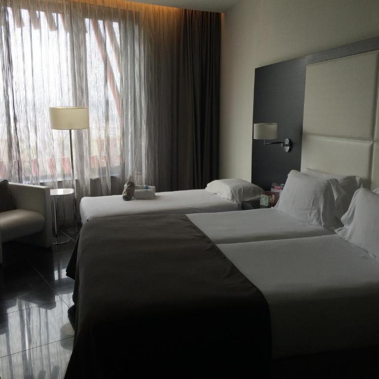 Hotel Porta Fira 4* Sup - Habitación Doble con cama supletoria - 2 camas - 5