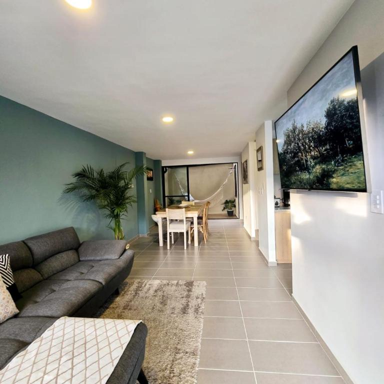 Casa Privada Vacacional a 2m del Aeropuerto Eden, 20m Parque Del Cafe y Armenia tiene Pisicna, Jacuzzy 3HA By Molca Xperiences - Apartamento de 3 dormitorios - 13