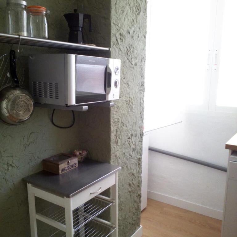 Beautiful apartment downtown Alicante near beach - Three-Bedroom Apartment - 21