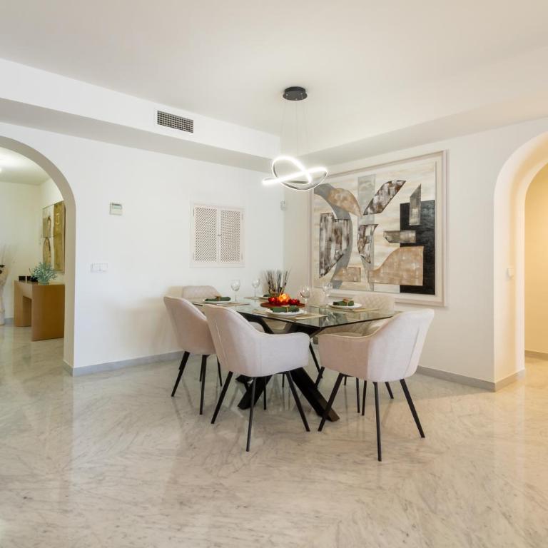 MARBELLA BANUS SUITES - Playas del Duque Luxury - Apartamento Premium de 3 dormitorios con balcón - 69