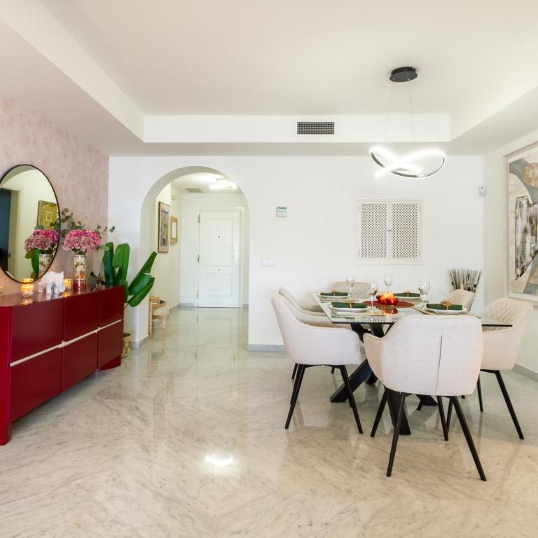 MARBELLA BANUS SUITES - Playas del Duque Luxury - Apartamento Premium de 3 dormitorios con balcón - 64